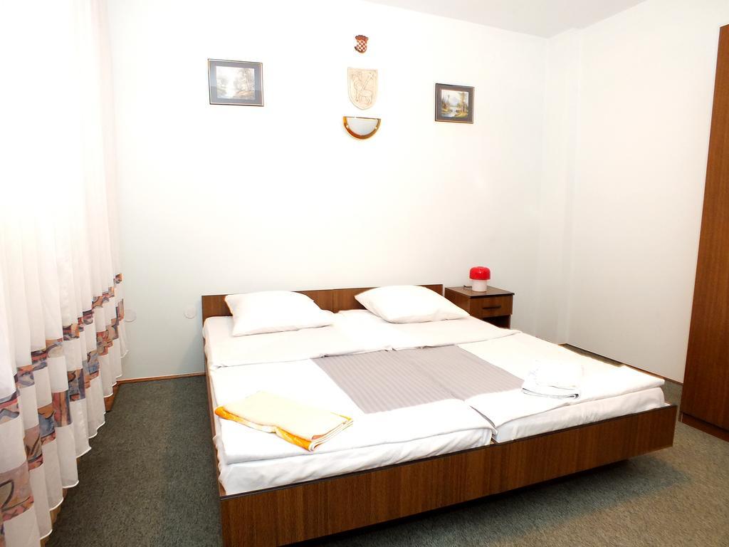 Biba Rooms Karlovac Exterior foto